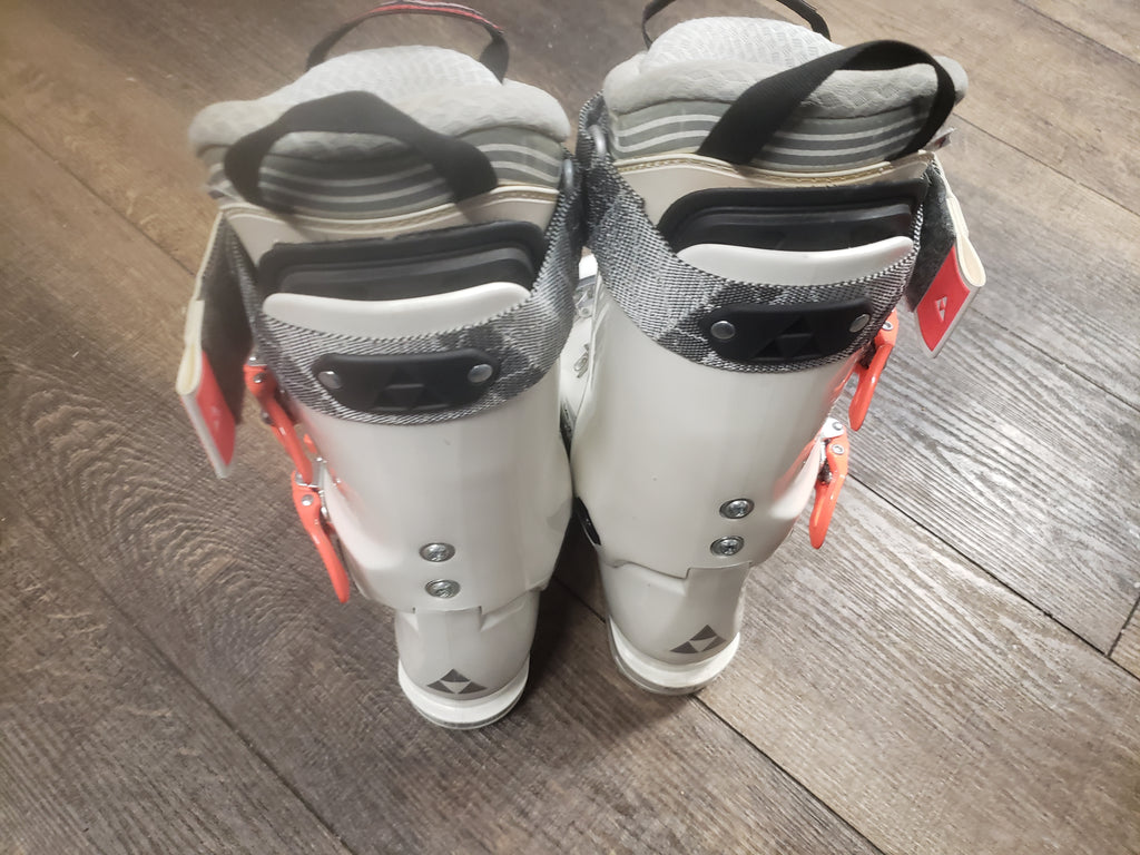 Fischer Vacuum 110 Trinity ski boots mondo 24.5 women 7.5