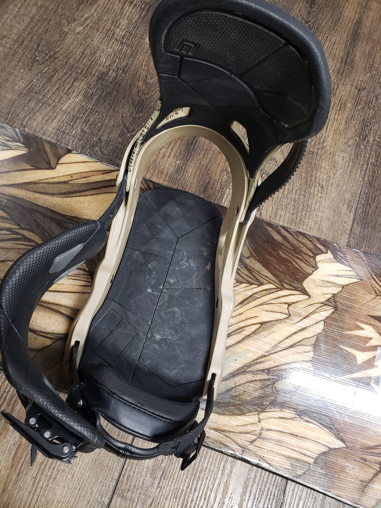 Jones Explorer 161 cm wide snowboard NOW bindings