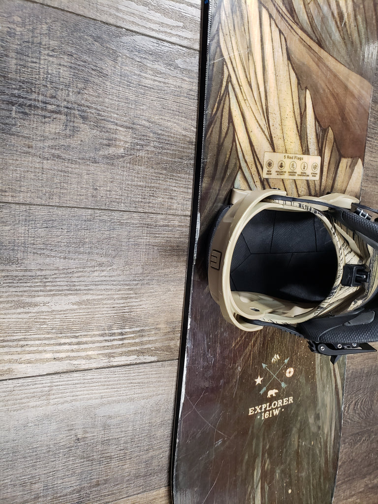 Jones Explorer 161 cm wide snowboard NOW bindings