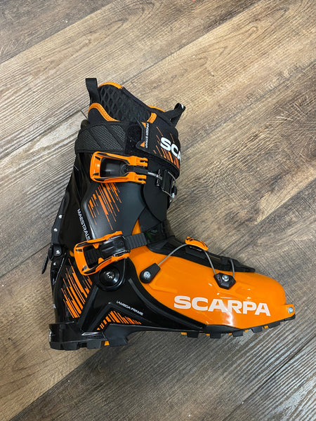 Scarpa f1 vs maestrale hot sale