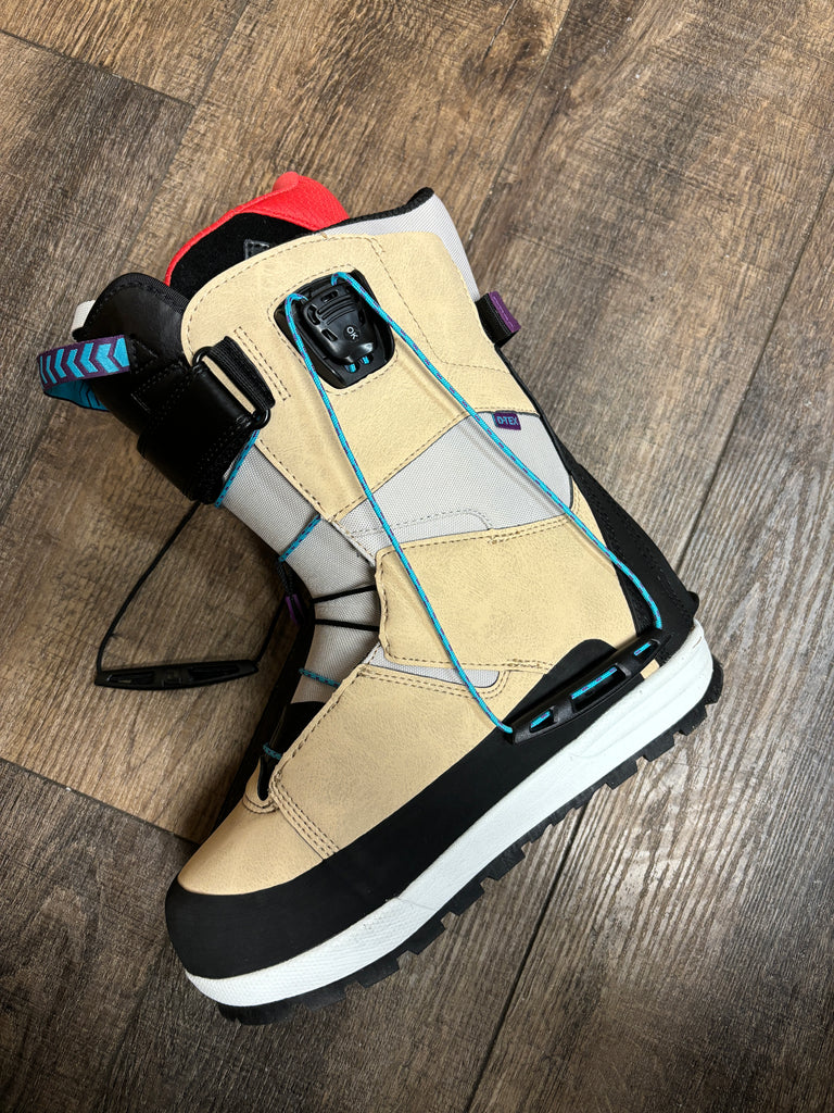 Deeluxe Spark XV TFP Snowboard Boots Women 7.5 Mondo 25.0