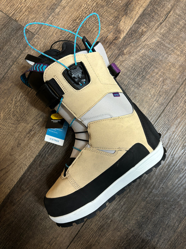 Deeluxe Spark XV PF Snowboard Boots Women 6.5 Mondo 24.0