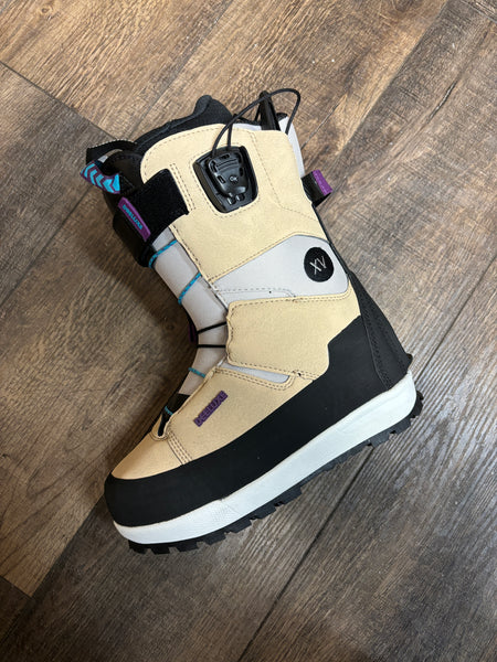 Deeluxe Spark XV PF Snowboard Boots Women 5.5 Mondo 23.0