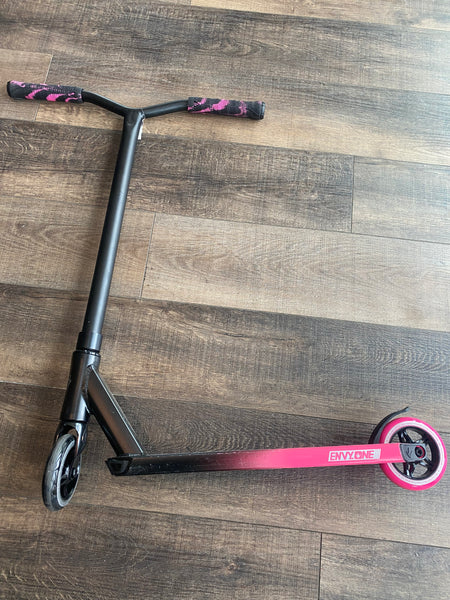 ENVY ONE S3 COMPLETE SCOOTER - BLACK/PINK – The Extra Mile Outdoor