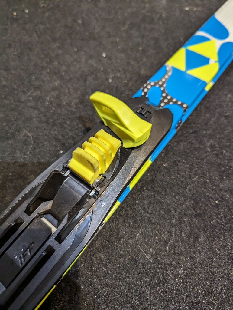 Fischer Snowstar Jr Kid's Cross Country Skis, Waxless, Twin Skin