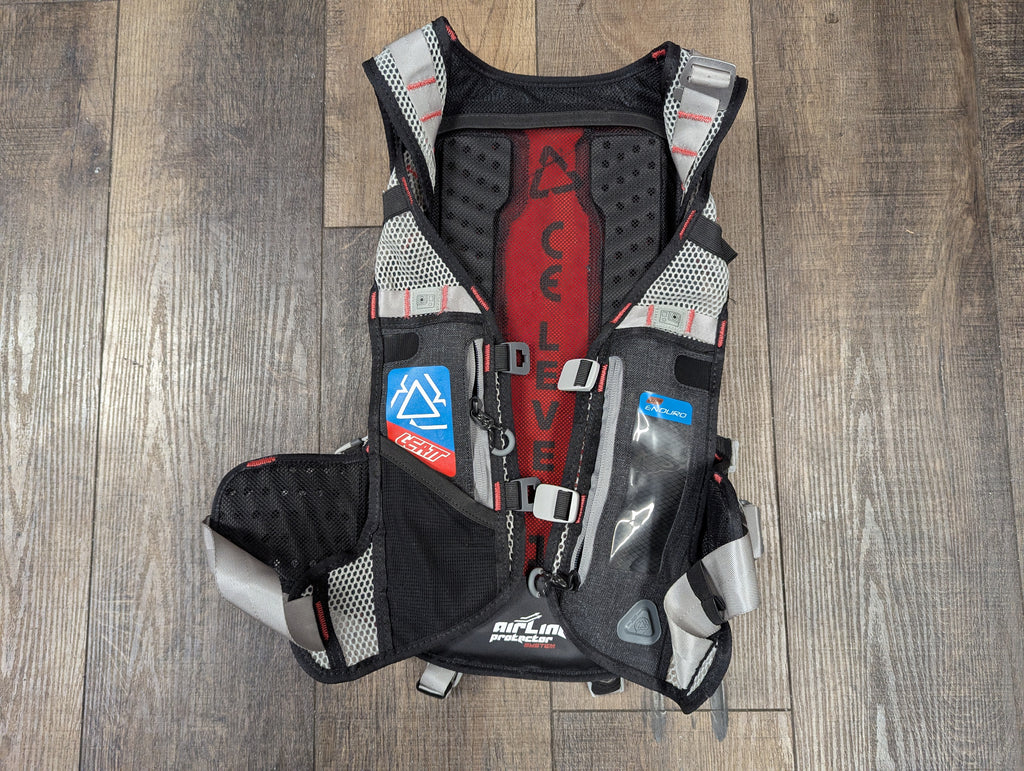 Leatt DX WP Hydration Backpack, Mountain Biking, No Bladder, Broken zipper