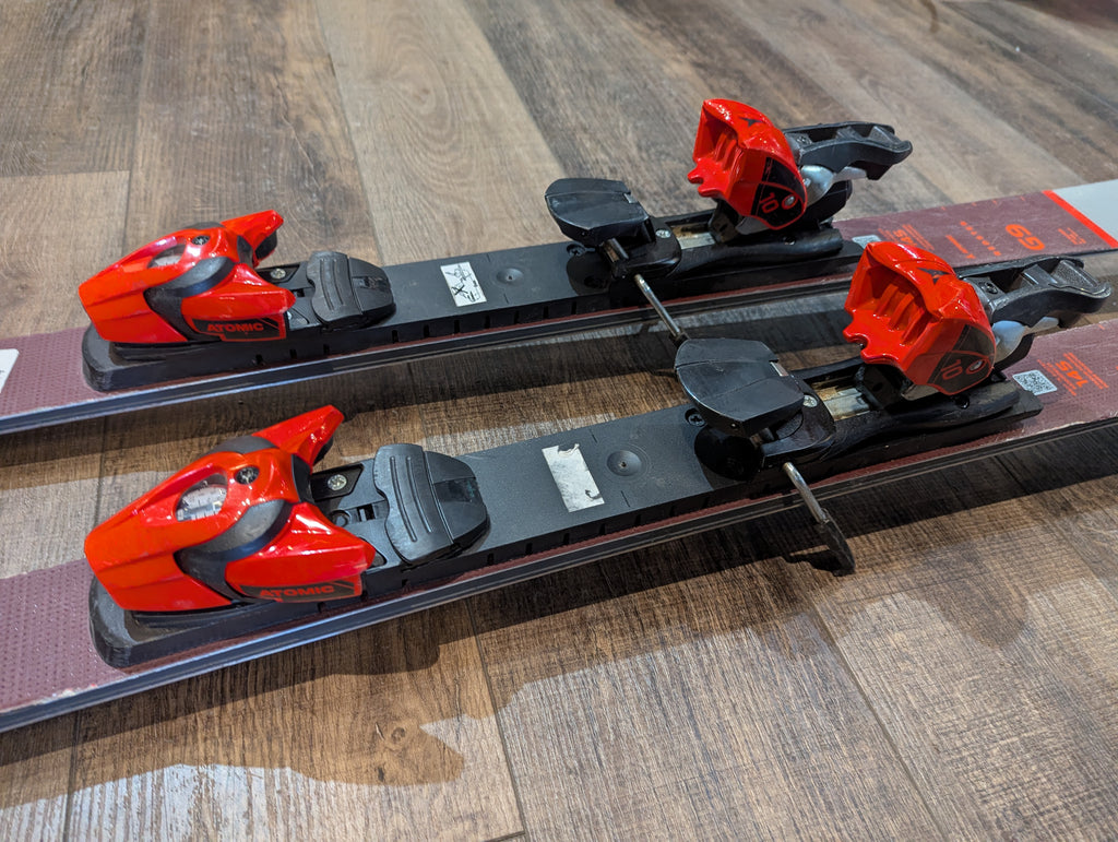 Atomic Redster G9 skis, 145cm, with Atomic Colt 10 Bindings