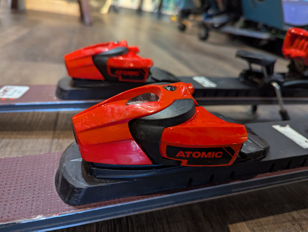 Atomic Redster G9 skis, 145cm, with Atomic Colt 10 Bindings