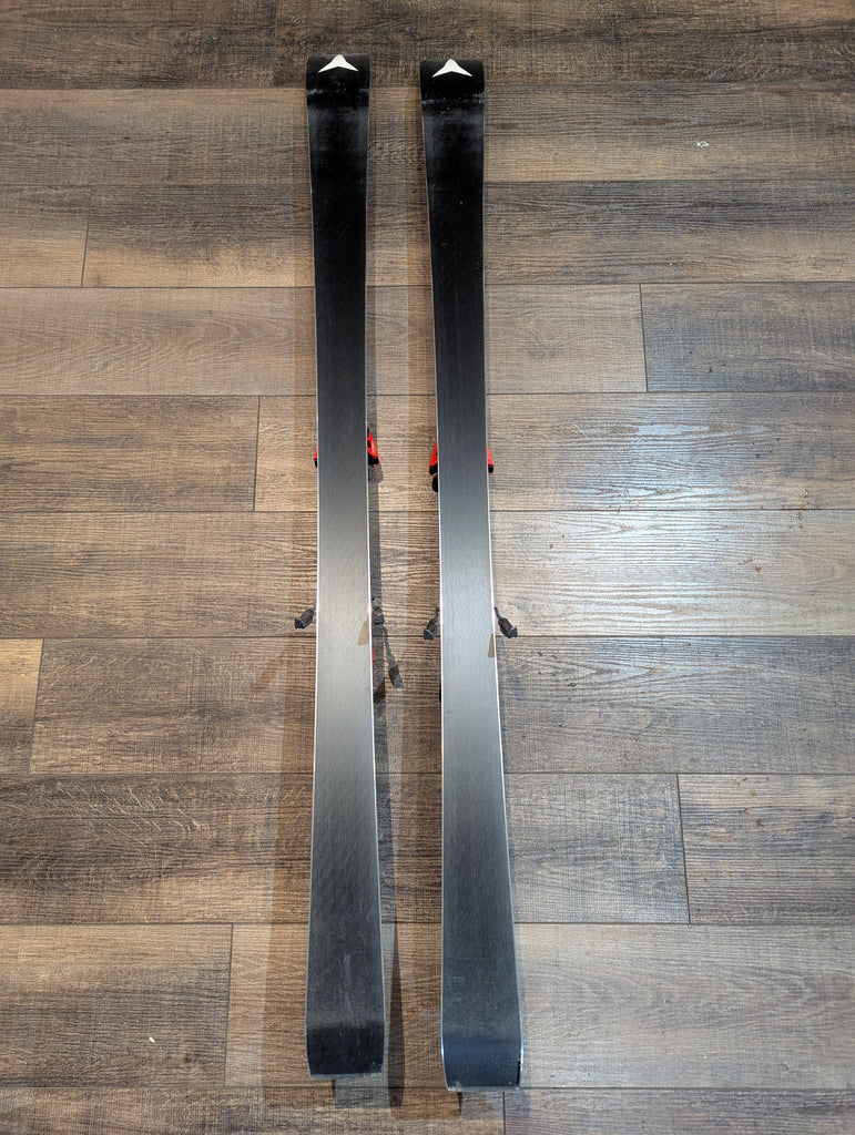 Atomic Redster G9 skis, 145cm, with Atomic Colt 10 Bindings