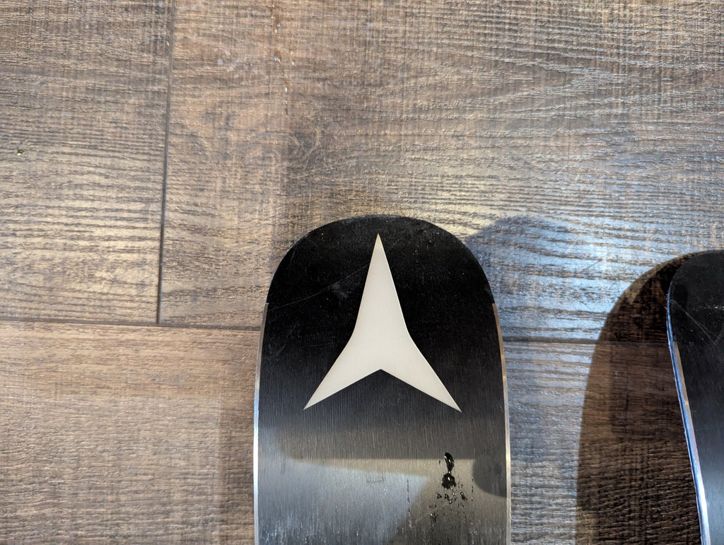 Atomic Redster G9 skis, 145cm, with Atomic Colt 10 Bindings