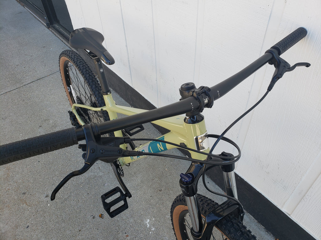 Marin Bobcat Trail 4 27.5" Hardtail Mountain Bike, Tan/Green, Small