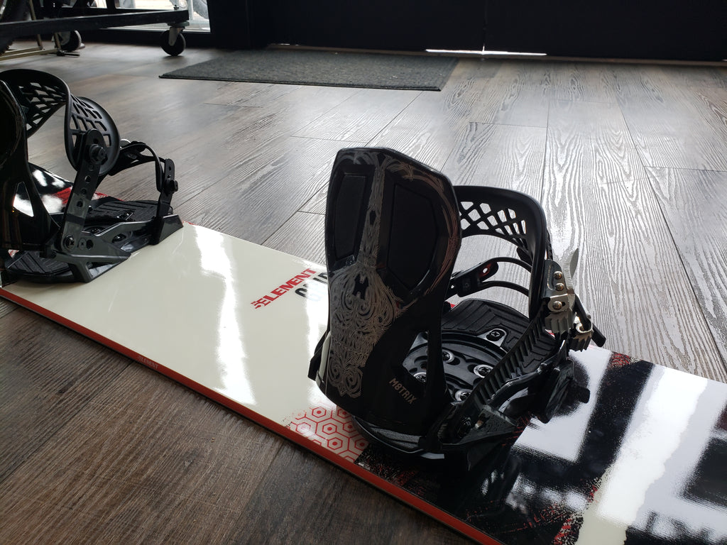 5th Element Grid Snowboard with Matrix 03 Bindings, 151cm