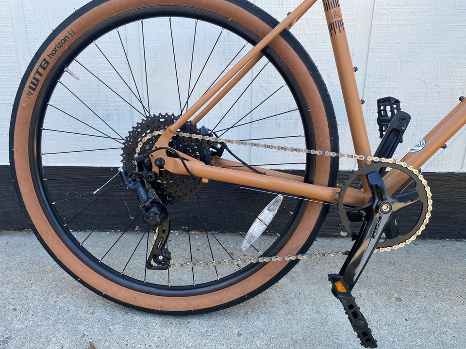 Marin Nicasio + Gravel Bike, Tan