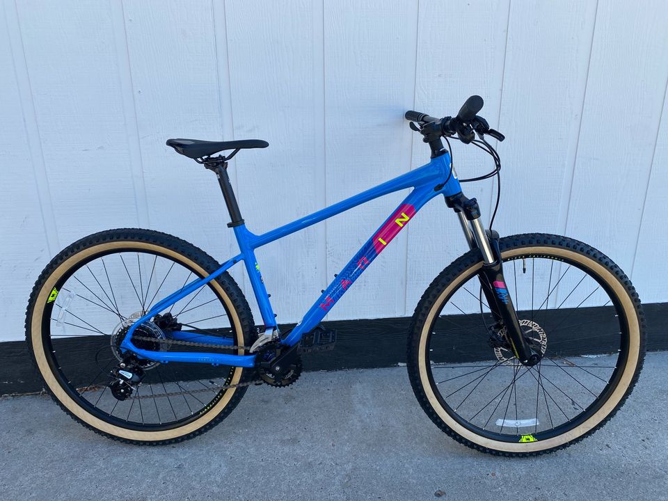 Marin Bobcat Trail 3 27.5 Hardtail Mountain Bike, Blue/Pink