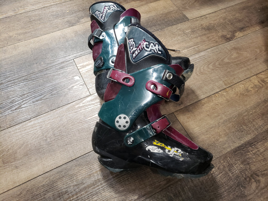 Vintage Aigner alpine carving snowboard boots 26 men 8 some damage