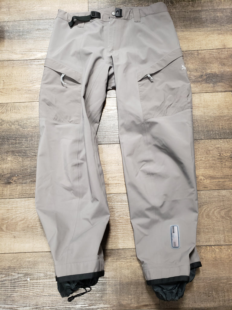 Arcteryx Gore-tex soft shell ski pants RECCO women large – The Extra Mile  Outdoor Gear & Bike