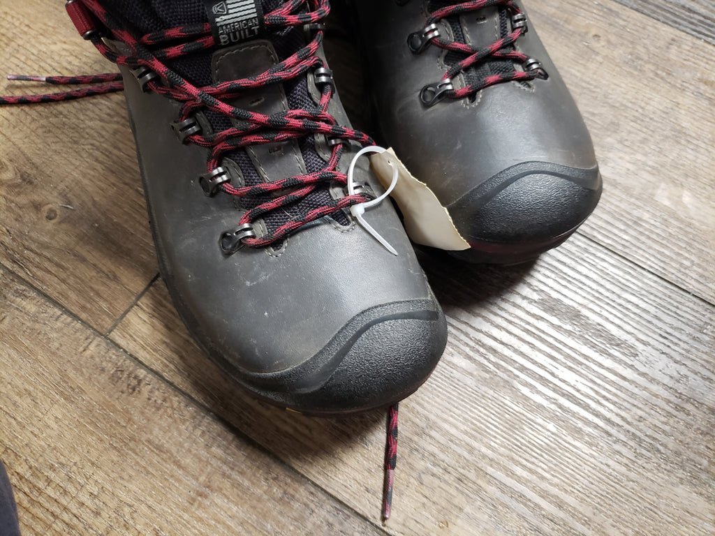 Keen Liberty waterproof leather hiking boots women 9