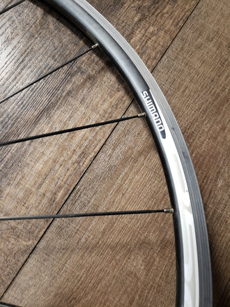 Shimano R500 700c wheelset bladed spokes 10 speed 100/130 rim brake