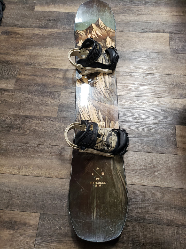 Jones Explorer 161 cm wide snowboard NOW bindings