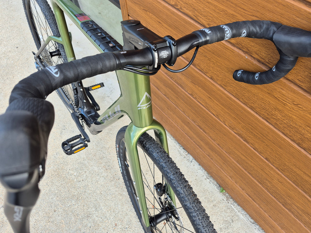 fuji jari 1.3 gravel bike NEW 56cm Fuji Jari Carbon 1.3 Carbon Gravel Bike, 1x11 GRX – The Extra Mile Outdoor Gear & Bike