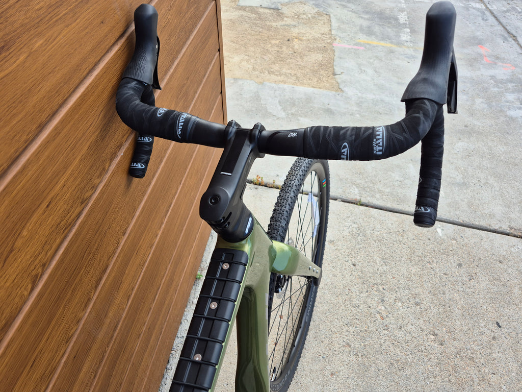 fuji carbon gravel bike NEW 56cm Fuji Jari Carbon 1.3 Carbon Gravel Bike, 1x11 GRX – The Extra Mile Outdoor Gear & Bike