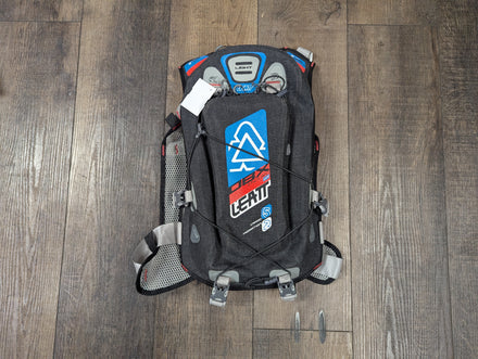 Leatt DX WP Hydration Backpack, Mountain Biking, No Bladder, Broken zipper