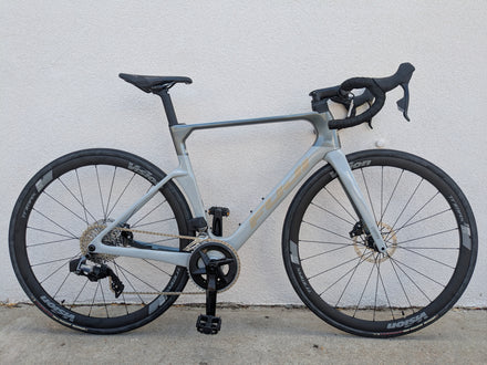 NEW 54cm Fuji Kasane 2.1 Carbon Road Bike, Sram Rival AXS Wireless 2x12