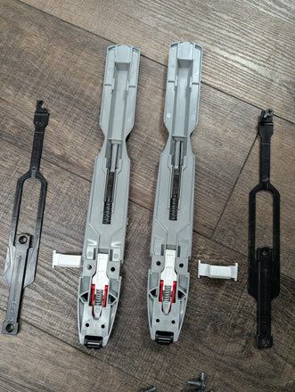 Salomon SNS Pilot Sport Classic Cross Country Ski Binding, Flex 100, Broken Baseplate