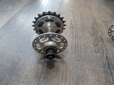 Vintage Campagnolo Record Road Bike Rim Brake Hubset, Freewheel 120mm/100mm (4)