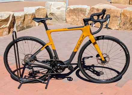 NEW 53cm Medium Fuji Jari Carbon 1.1 Carbon Gravel Bike, 2x12 GRX, Honeywheat Yellow