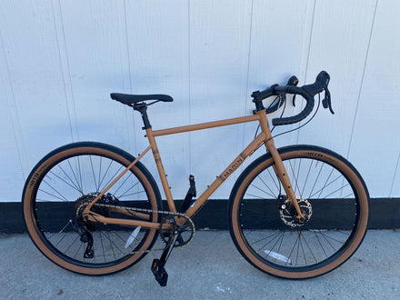 Marin Nicasio + Gravel Bike, Tan