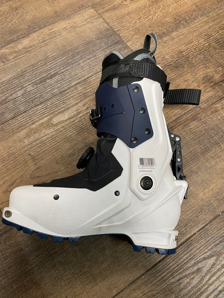 Atomic Backland Pro AT tech ski boots 22-22.5 women 4.5 new